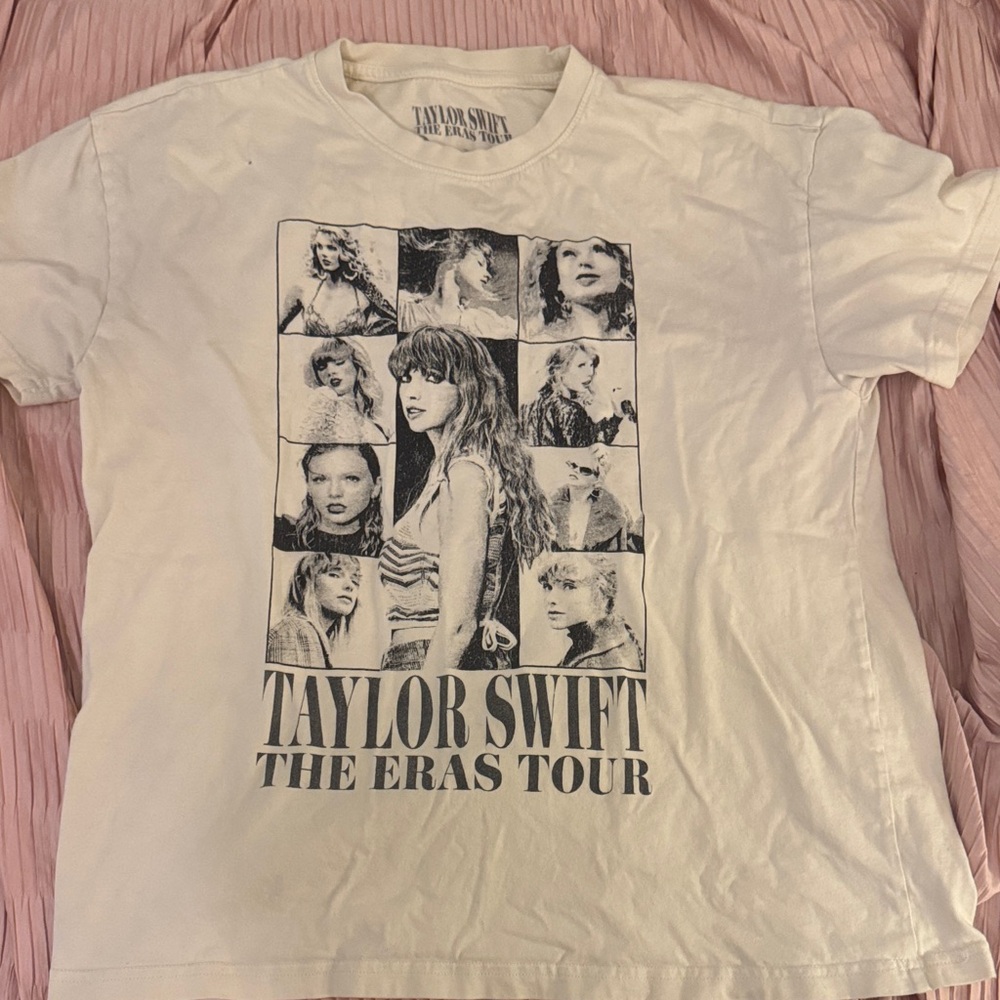 Taylor Swift Cream Tour Tee